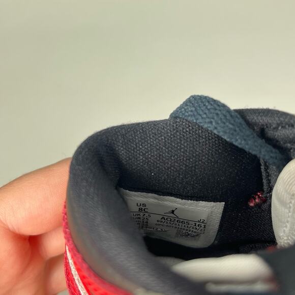 Nike Jordan 1 Retro High Top Sneakers OG Heritage Toddler Size 8 - Picture 7 of 8